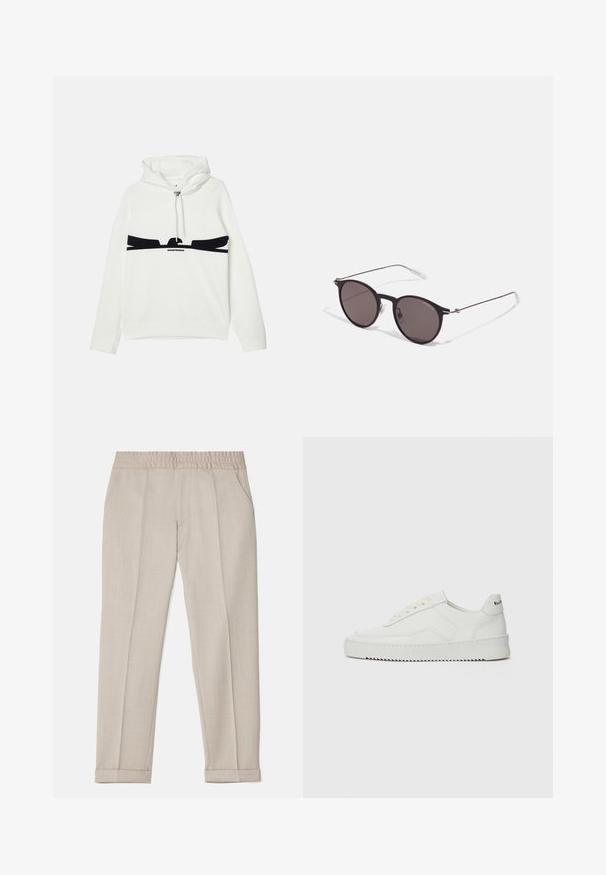Felpa bianca con cappuccio e tasca a marsupio, caratterizzata da una grafica nera sulla parte anteriore e un cordoncino in metallo.; Filippa K TERRY CROPPED TROUSERS - Pantaloni - sage melange; Sneaker in pelle bianca con una finitura liscia, punta rotonda, lacci piatti e suola testurizzata. Presenta un logo discreto sul tallone.; Occhiali da sole neri rotondi con lenti scure e sottili bracci in metallo. Include punte trasparenti e accenti argentati alla cerniera. Design minimalista.