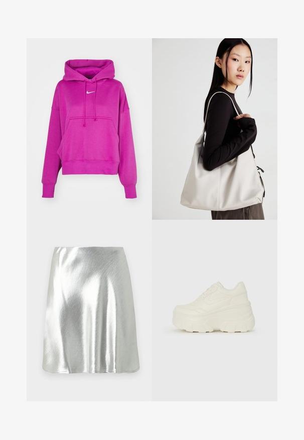Sweatshirt rosa-brilhante com bolso frontal, cordões e pequeno logótipo branco da Nike centrado no peito, em fundo branco.; Mini saia metálica prateada com textura suave e ligeiro brilho. Apresenta um design evasé e uma bainha simples e limpa.; Tênis brancos de plataforma com um cabedal suave semelhante a couro, formato arredondado, colarinho acolchoado e sola de borracha texturizada com ranhuras bem definidas.; Uma bolsa bege feita de material macio, com um design descontraído, detalhes de costura e duas alças para o ombro. Adequada para uso diário.