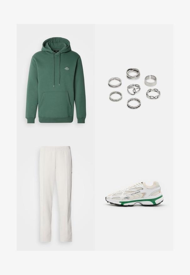 Felpa verde realizzata in materiale morbido, con tasca frontale, cordini e un piccolo logo bianco sul petto. Taglio classico e polsini a costine.; Lacoste Pantaloni sportivi - hammam; Sneaker bianco con accenti verdi e suola in gomma nera. Presenta pannelli in rete e sintetici, con una finitura testurizzata e cuciture visibili.; Set di sette anelli in argento con diversi design, tra cui motivi attorcigliati, collegati e incisi. Diverse forme e larghezze.