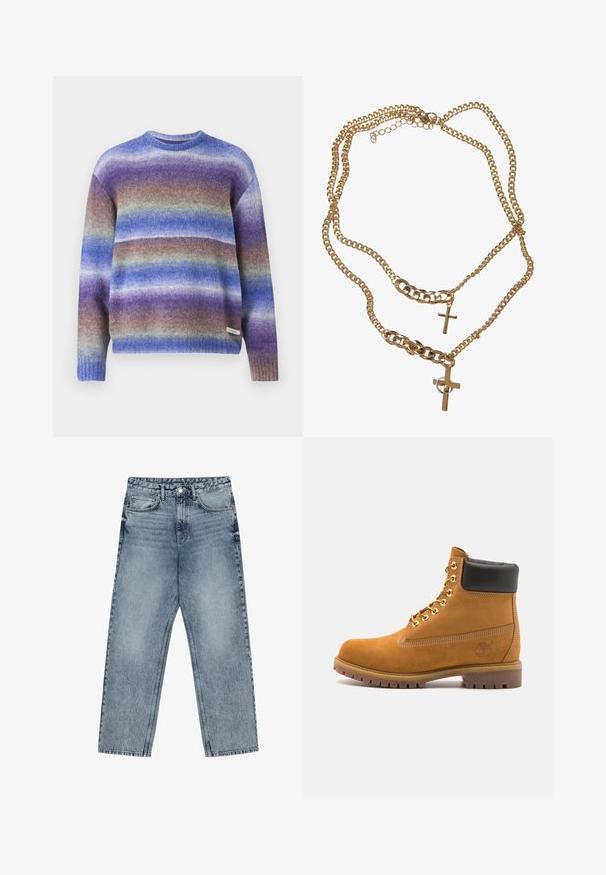 Wollpullover mit Rundhalsausschnitt und langen Ärmeln, mit einem allmählichen Ombre-Muster in lila, blau und grünen Farbtönen. Rippbündchen.; Hellblaue Jeans aus Denim mit geradem Schnitt, sichtbaren Nähten, fünf Taschen-Design und einem Knopfverschluss an der Taille.; Beige Wildleder-Ankle-Boot mit schwarzem gepolstertem Kragen, goldenen Metallösen, weißen Nähdetalben und einer robusten Gummisohle mit ausgeprägtem Profil.; Goldfarbener, mehrlagiger Kettenanhänger mit zwei Kreuzanhängern, verschiedenen Kettenlink-Stilen, polierter Oberfläche und einem Verschluss.