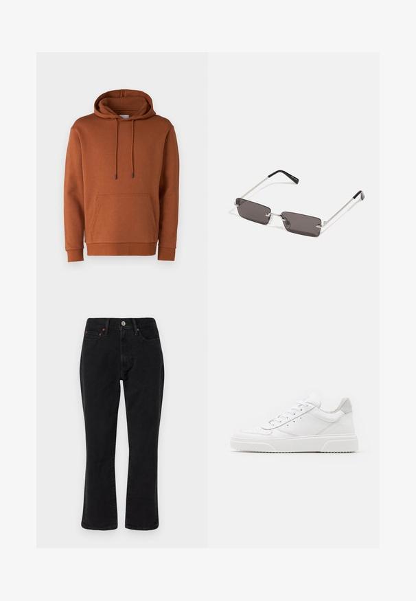 Jack & Jones JJEBRADLEY HOOD - Sweatshirt - mocha bisque; Schwarze Jeans aus Denim mit geradem Bein, Fünf-Taschen-Design und metallischen Elementen mit Kupferakzenten. Glatte Textur und mittelhoher Bund.; Weiße Leder-Sneaker mit glatter Oberfläche, rundem Zehenbereich, flachen Schnürsenkeln und strukturiertem Schuhsohlen. Graues Wildleder-Detail an der Ferse.; Sonnenbrille mit rechteckigen, dunkelgrauen Gläsern, silbernen Metallrahmen und schwarzen Kunststoffenden an den Bügeln. Leichtes Design mit Nasenpads.