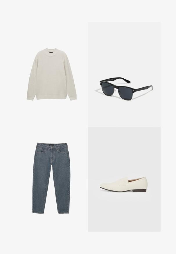 Lichtgrijze gebreide trui met een ronde hals, lange mouwen, ribbelstructuur en aansluitende boorden. Eenvoudig ontwerp zonder zichtbare logo's of patronen.; Donkerblauwe spijkerbroek met een relaxte pasvorm, vijf zakken, knoopsluiting en een licht rafelrandje. Duurzaam materiaal met een subtiele textuur.; Lichtbeige loafers met een spitse neus, glad materiaal, een band over de wreef en een lage bruine zool. Eenvoudig ontwerp met minimale accenten.; Zwarte zonnebril met een rechthoekige vorm, donkere lenzen, zilveren accenten bij de slapen en een matte afwerking op het montuur.