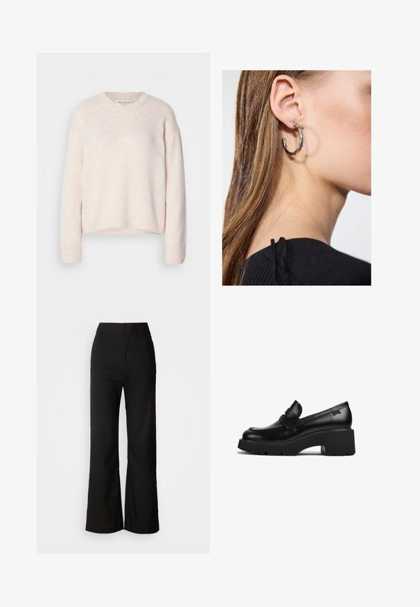 Svetle roza, teksturirano pleteno pulover z okroglim vratom in dolgimi rokavi. Rebrasti manšeti in rob zagotavljata sproščen fit. Oznaka blagovne znamke je vidna na vratu.; Črne široke hlače z gladko teksturo, visokim pasom in čistim dizajnom. Brez vidnih žepov ali okrasnih elementov.; Črne usnjene molerke s debelim petom in širokim podplatom ter trakom čez zgornji del, prikazane s strani na beli podlagi.; Srebrna obročasta uhana s polirano površino, ki vključuje majhne zlate poudarke in okroglo obliko, nošena na ušesnem lobu.