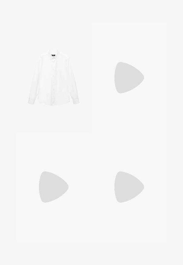 Rød bomulds t-shirt med vandrette navy striber, rund halsudskæring og et lille broderet logo på brystet. Klassisk pasform.; Hvid langærmet skjorte med knap-ned krave, for-bukser, lige søm og blødt bomuldsstof. Minimalistisk design uden mønstre.; Bredde ben blå jeans lavet af denim, med høj talje, fem-lomme design og kontrastsyninger langs sømene og lommerne.; Hvide lædersneakers med beige detaljer, flad gummisål, rund tå og kontrasterende logo på siden og bagsiden. Snørebåndsdesign.