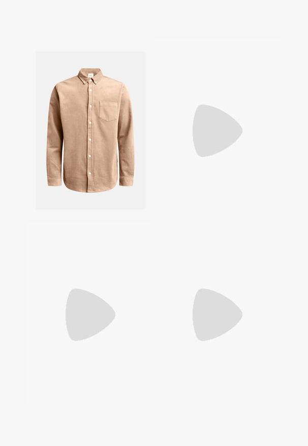 Chemise en velours côtelé beige avec un col boutonné, des boutons sur le devant et une poche sur la poitrine gauche. Tissu texturé avec des côtes verticales.; Shorts en denim bleu clair avec une taille élastique à cordon de serrage, poches avant et texture délavée. Présentent une légère décoloration et une coupe droite.; Des bottes de randonnée marron avec des lacets rouges, des semelles en caoutchouc et un col rembourré, portées avec un pantalon crème, marchant à travers un terrain herbeux.; Gusti Leder RUDI A. - Sac à main - brown
