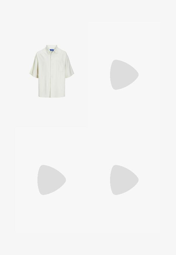 Kortærmet knap-up skjorte i lys cremefarvet stof, med en enkelt brystlomme, afslappet pasform og klassisk krave-design.; Sorte cargo shorts lavet af letvægtsstof, med to sidelommer, knaplukning og en afslappet pasform ved midt-lår længde.; Lys beige loafers med spids tå, glat materiale, en rem over vampen og en lav brun sål. Simpelt design med minimale detaljer.; Sorte rektangulære solbriller med mørke linser, der har en karakteristisk form og branding på stængerne. Båret af en person i en grøn skjorte.