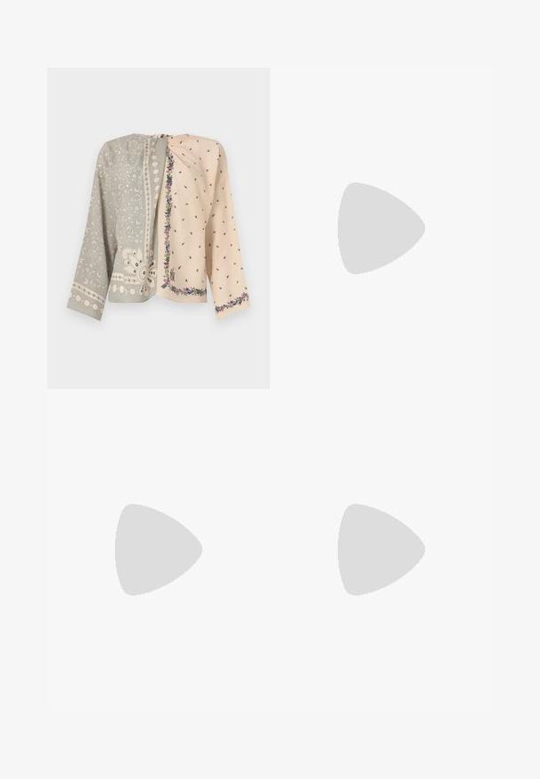 Veste bicolore : un côté en gris avec broderies florales et accents de perles, l'autre en crème avec de petits motifs floraux et un bord.; Shorts en lin beige avec une taille haute, deux plis à l'avant et des ourlets roulés. Texture lisse avec un design ajusté.; Chaussure en cuir noir à talon ouvert avec un bout pointu, présentant un accent tressé et un design supérieur plissé. Semelle plate avec un matériel minimal.; Soeur WINO MINI - Sac bandoulière - chocolat
