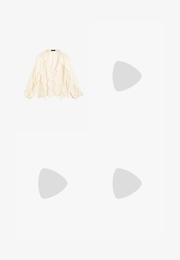 Massimo Dutti FLOWING GARMENT WITH RUFFLES - Skjorta - beige; Vita bomullsshort med avslappnad passform, med framfickor, knappstängning och platta sömmar för en smidig finish.; Bruna läderloafers med en strukturerad design, gyllene öglor och snörning. Har en låg klack och detaljerad sömnad längs framstycket.; Bruna sköldpaddsmönstrade solglasögon i storlek oversized med en bred rektangulär båge och gradientlinser. Guldlogo på sidan.; Brun mocka toteväska med en triangulär design, förlängda axelremmar och en stor öppen topp med ett utskärt handtag.