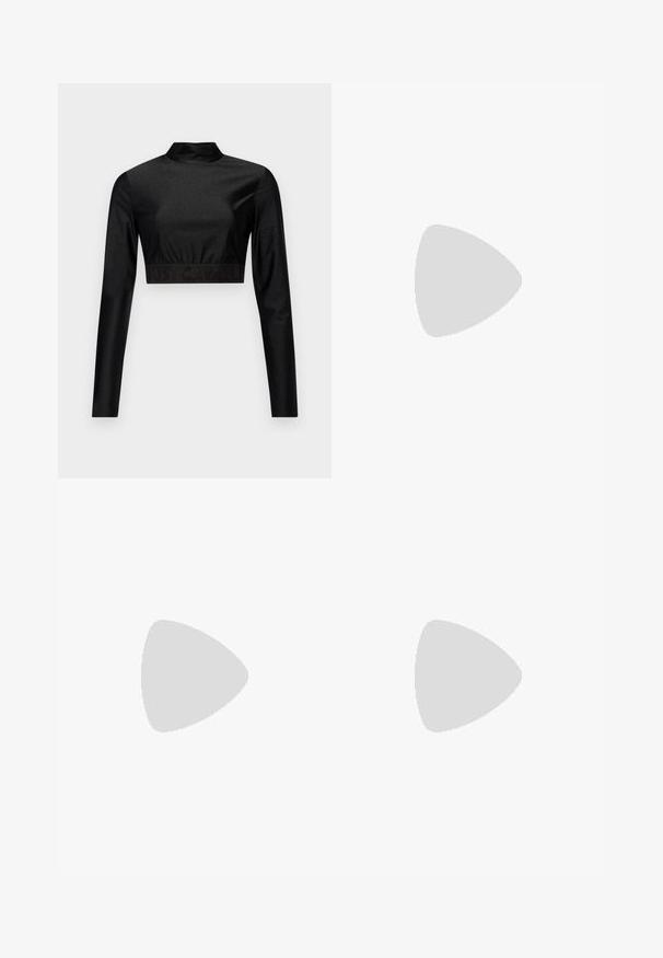 Juodas ilgomis rankovėmis bodis, su apvyniota dizainu, susiraukšlėjimo akcentais ant pečių, glotnia tekstūra ir giliu iškirpimu.; Juodas trumpas viršus, pagamintas iš blizgaus audinio, su ilgomis rankovėmis ir imitaciniu kaklu. Savybės: susiraukšlėjęs apatinis kraštas su juodu "JUST CAVALLI" logotipu.; Juodos leggingai, pagaminti iš lygaus, elastingo audinio su aukštu juosmeniu. Kairiajame šlaunyje yra baltas logotipas ir tvirta konstrukcija.; Juoda smailiakulnė aukšto kulno bateliai su krokodilo odos tekstūra, pasižymintys elegantišku dizainu, aukštu stiletu kulnu ir lygia juoda vidine dalimi.