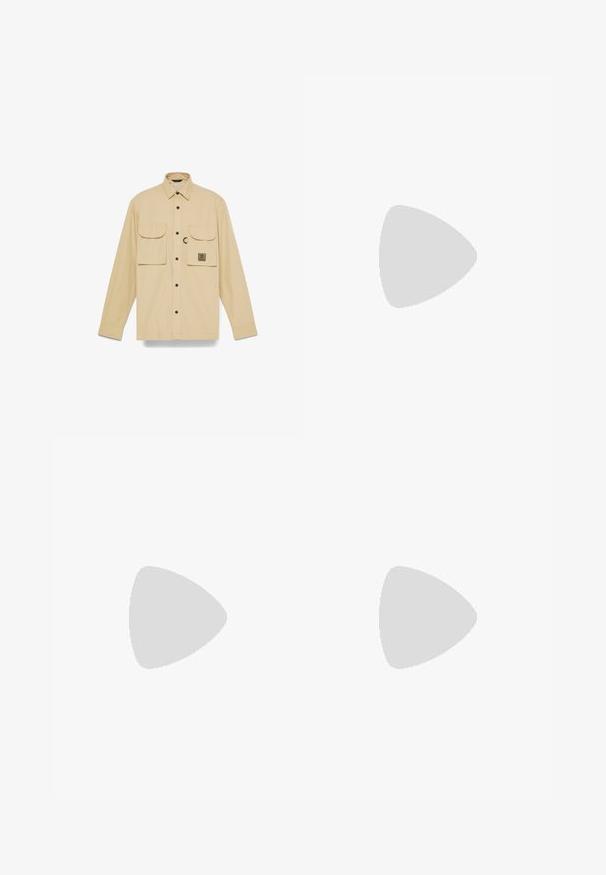 Chemise beige à manches longues en tissu léger, dotée de deux poches poitrine avec fermetures à bouton et d’un écusson logo sur la poche gauche.; T-shirt Adidas gris charbon à manches courtes avec un petit graphique néon vert représentant des haut-parleurs, un soleil et le logo Adidas sur la poitrine gauche.; Jeans en denim gris foncé avec un design à jambe droite, dotés d'une fermeture éclair, de cinq poches et de légères décolorations sur le tissu.; Un pantalon large à carreaux marron et bleu associé à des chaussures blanches avec des accents noirs et des semelles texturées, le tout sur fond vert.