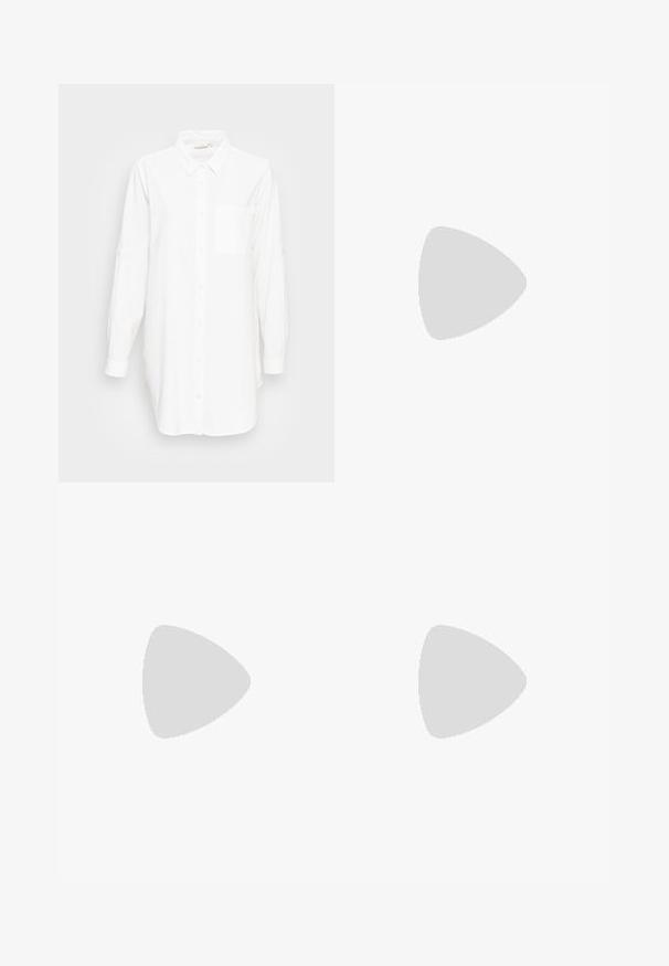 Bielej košeli s dlhými rukávmi a golierom, s vreckom na hrudi, vystavenej na jednoduchom svetlosivom pozadí.; Modré riflové široké nohavice s vysokým pásom, so šitými pútka na opasok, zipsom a rozstrapkanými okrajmi. Materiál má jemnú, hladkú textúru.; Zelené semišové tenisky so svetlozelenými akcentmi a tromi bielymi pruhmi. Majú gumovú podrážku a textúrovaný zvršok. Neformálny a nízky dizajn.; Čierna kožená hobo taška s uvoľneným dizajnom, širokým ramenným popruhom a hladkým povrchom. Obsahuje jedno zipsové uzatváranie na boku.