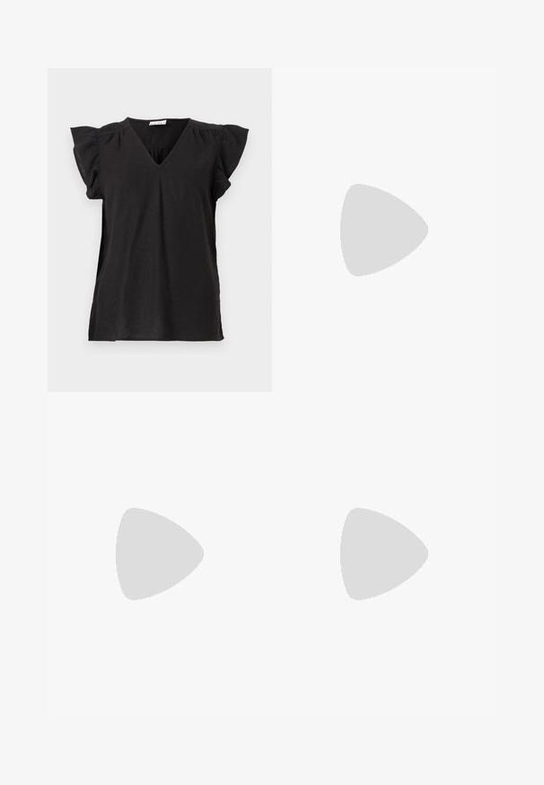 T-shirt noir à col en V avec des manches courtes et volantes. Fabriqué en tissu léger, il présente une coupe décontractée et une légère drape.; Pantalons à jambes larges à motifs noir et beige, avec une taille élastique, mettant en valeur un audacieux motif de rayures zèbre dans un tissu lisse.; Escarpins slingback en cuir verni noir avec un embout pointu, un design à découpes arrondies et un talon carré. Présente un accent de boucle en ton doré.; Grand sac fourre-tout en paille avec un extérieur texturé beige et deux grandes poignées. Présente une sangle en cuir pour la fermeture.