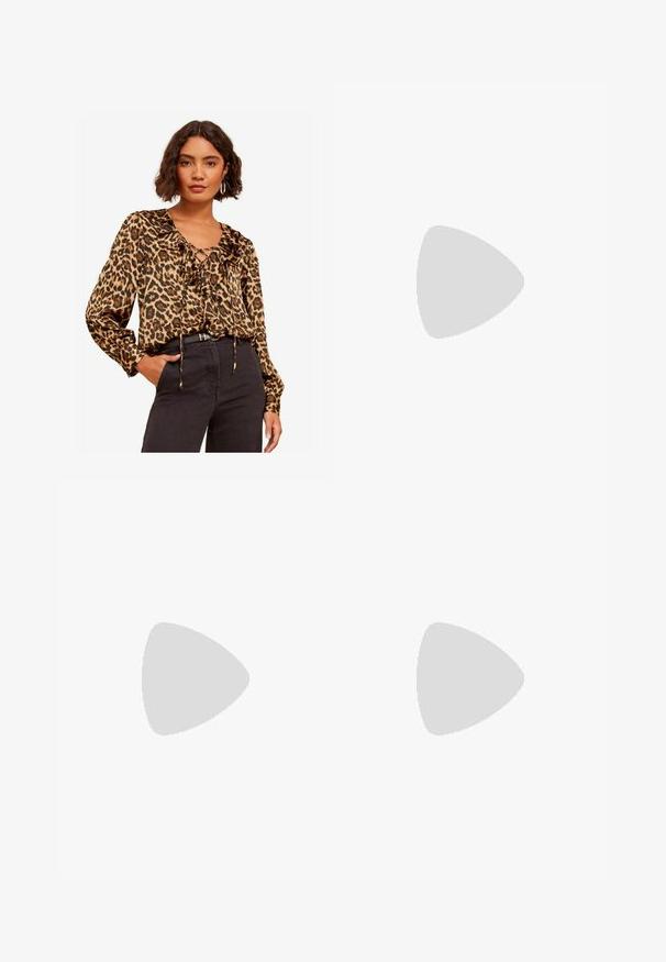 Blus med leopardmönster, rynkad halsringning, långa ärmar och snörningsdetalj, tillverkad av lätt material, ihop med en högmidjad mörk jeans.; Svarta vida byxor med skräddarsydd design, med veck och en slät tyger. Klara linjer och ingen synlig hårdvara eller detaljer.; Mango Klassiska stövletter - black; Ovala solglasögon med en guldmetallram och grå linser. Utrustad med svarta acetatstänger med guldaccenter och logodetaljer på sidorna.