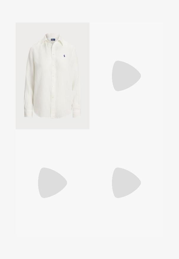 Chemise en lin blanche à manches longues, col boutonné et boutons sur le devant. Présente un petit logo brodé bleu sur la poitrine.; Shorts en lin rouge avec une coupe soignée, featuring des plis, une texture lisse et une taille mi-haute.; Chaussure en suédine marron à enfiler avec un petit talon, une sangle ajustable avec une boucle en argent et une semelle en caoutchouc noire.; Tote bag en suède marron avec une forme large et une texture douce, dotée d'une seule bandoulière et de matériel minimal sur un fond neutre.