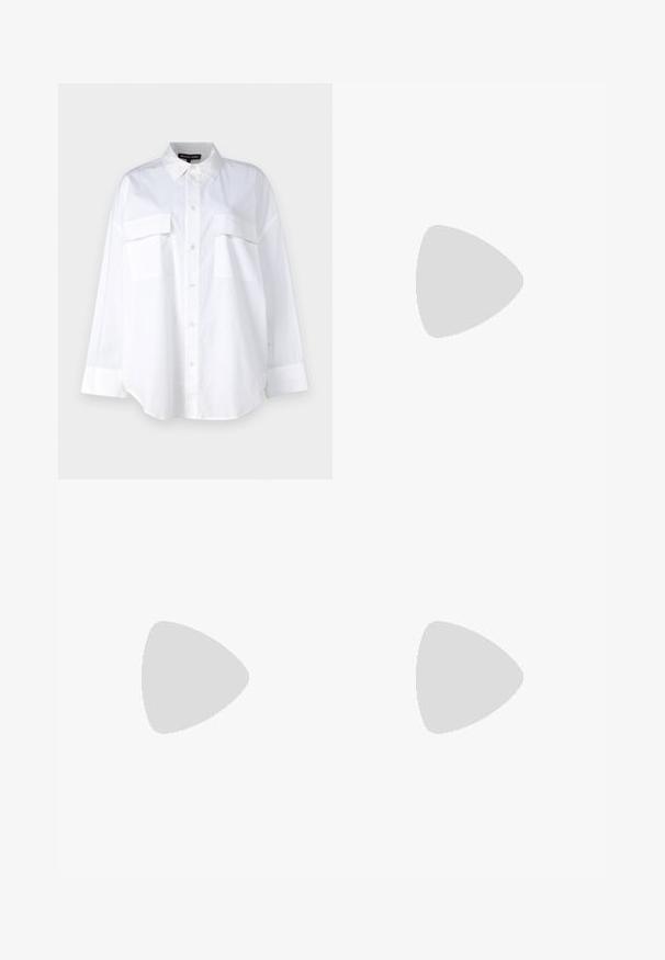 Balta mygtukinė marška, pagaminta iš medvilnės, su klasikinio stiliaus apykakle, dviem krūtinės kišenėmis ir ilgomis rankovėmis su rankogaliais. Lygaus tekstūros.; Plati kojos kelnės iš šviesiai rudos medžiagos su kontrastinga balta juosta. Pasižymi švariomis linijomis ir be matomų raštų ar papuošimų.; Juodas odinis slingback batelis su smailiu nosiu, maža pakulne ir dekoratyvine sagtimi viršuje. Lygus paviršius, minimalistas dizainas.; Ruda odinė rankinė su kreiviu dizainu, auksinės grandinėlės dirželiu, vidiniu kišeniu ir nuimamu peties dirželiu. Yra kontrastingų siūlių.