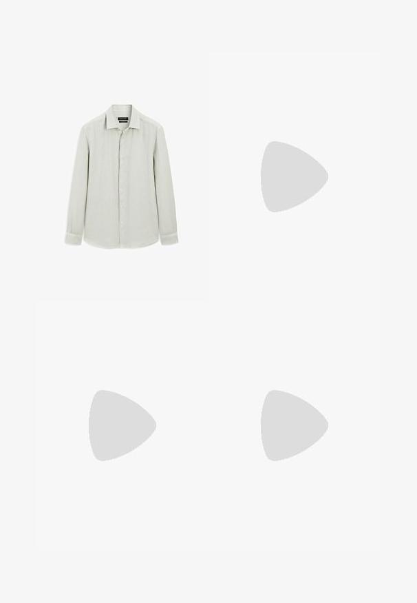 Ljusgrå långärmad skjorta med knappar i linne. Har en spetsig krage, framplacket med knappar och ärmar med knäppningar.; Massimo Dutti JOGGER FIT - Tygbyxor - black; Brun mocka ankelsko med en slät yta, rund tå och en svart gummisula. Har en sidodragkedja och minimalistiska sömnadsdetaljer.; Svarta rektangulära solglasögon med mörka linser, glänsande plastbåge och små signaturdetaljer på skaften. Platt profil och skarpa hörn.