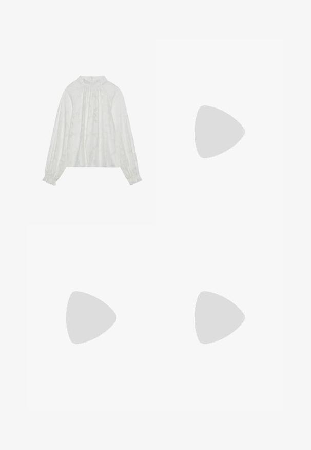Vit långärmad blus med en texturerad blommönster, samlad halsringning och elastiska manschetter. Mjuk, lättvikts tyg.; Vita vida byxor i denim. Har knäppning och traditionell femficksdesign. Slät textur med en ren finish.; Svarta läderslingback heels med öppen tå, med en rund klack och slät yta. Enkelt design med minimala detaljer.; Beige, kviltad handväska med rund form, tillverkad av mjukt, vadderat material, med dragkedja och ett enda bärhandtag.