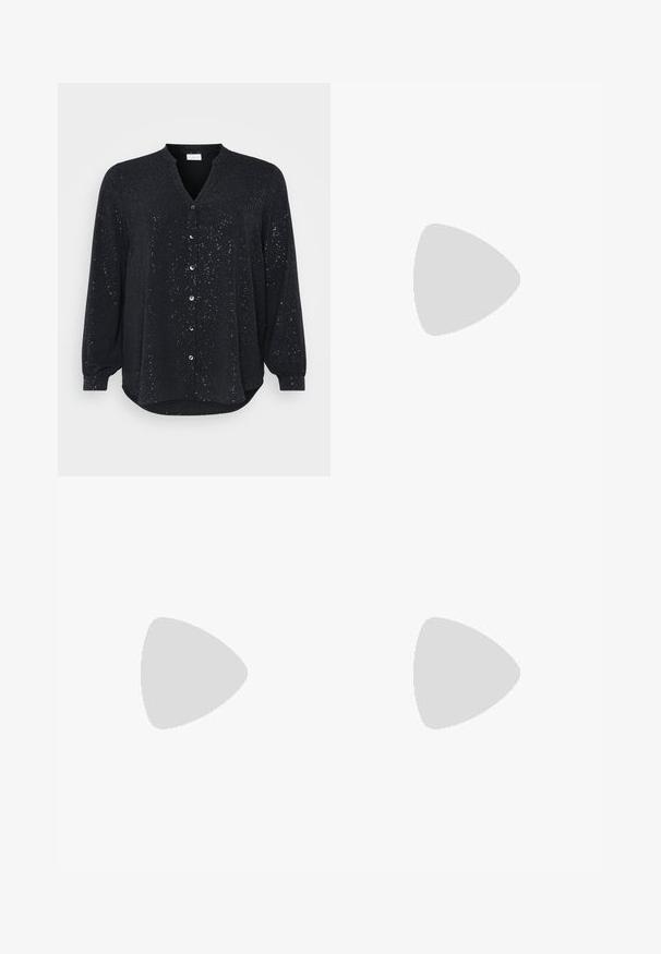 Zwarte lange mouwen shirt met een V-hals, voorzien van zilveren spetters, een knoopsluiting aan de voorkant en een gebogen zoom, gemaakt van zachte stof.; Zwarte slim-fit broeken met knoop- en ritssluiting, voor- en achterzakken en riemlussen op een effen witte achtergrond.; Zwarte leren pump met een ronde neus en een middenblokhak. Glad textuur met minimale details, voorzien van een subtiele elastische opening.; Zilveren metalen oorbellen met een golvend, sculpturaal ontwerp, voorzien van een gepolijste afwerking en onregelmatige vormen, die een hedendaagse esthetiek benadrukken.