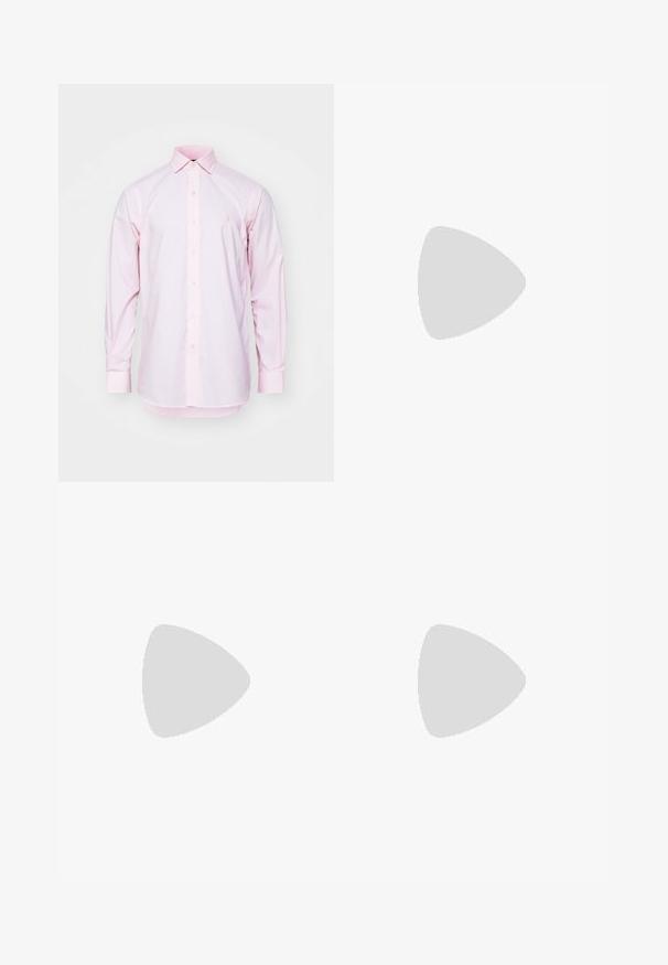 Rosa svetla srajca z dolgimi rokavi in gumbom, s črtastim vzorcem, z ostrim ovratnikom in majhnim logotipom na levi prsni strani. Bombažna tkanina.; Bela polo majica iz bombaža, ki vsebuje ponovljen modri vzorec psov in majhen modri logotip na prsih. Kratki rokavi in ovratnik.; Svetlo bež bombažne hlače z elastičnim pasom, vrvico, stranskimi žepi in sproščenim krojem. Gladka tekstura, vsestranska zasnova.; Superge v bež, kremni in olivno zeleni barvi, izdelane iz semiša in usnja, z okroglo kapico, minimalističnim dizajnom in gumijastim podplatom.