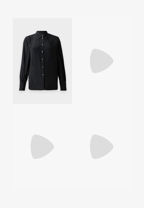 Camisa preta de mangas longas feita de um tecido suave, com um colarinho clássico e uma frente com botões decorativos. Sem padrões visíveis.; Calças largas pretas com uma cintura alta, apresentando pregas e uma textura suave. O tecido parece leve e cai elegantemente.; Sandálias de salto em couro preto com tira no tornozelo. Apresentam uma ponta quadrada, textura suave e um salto quadrado decorado com tachas prateadas.; Bolsa de ombro em couro preto com dois bolsos frontais, fivelas douradas, fecho de zíper e uma alça fina. Superfície texturizada e forma retangular compacta.
