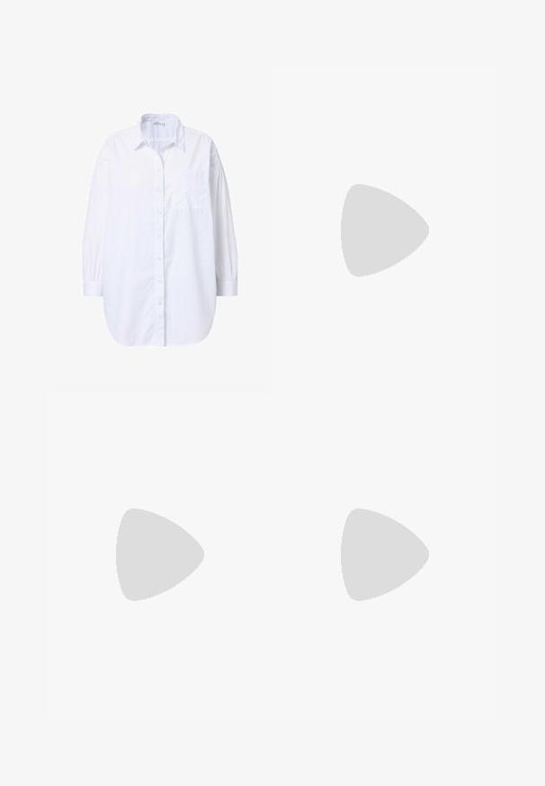 Studio Untold TONAL PINSTRIPE  - Blusa - off white; Jeans de pierna ancha en denim azul oscuro. Presenta cinco bolsillos, trabillas para cinturón y un dobladillo sin acabados en la parte inferior con detalles de costura visibles.; Zapatos de plataforma de cuero negro con un tacón cuadrado grueso, punta redonda y diseño tradicional de cordones. Presenta una textura suave y un detalle minimalista.; Bolso de piel negra con forma curva, correa desmontable y herrajes dorados. El bolso cuenta con una solapa con un detalle de hebilla.