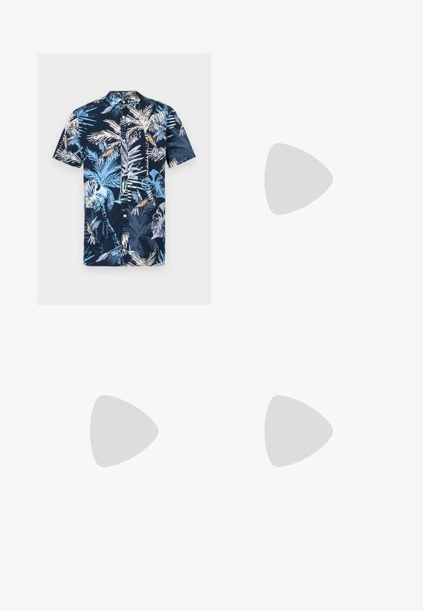 Kortermet skjorte med marineblå bakgrunn som har et tropisk trykk av lyseblå palmeblader og fargerike fugler. Krage med knapper.; Kremfarget bomulls T-skjorte med korte ermer og rund hals. Har et grafisk trykk i blått og rødt med tekst og et motiv.; Mørkeblå denimjeans med rett ben-design. Har synlige sømmer, knappestengning og frontfolder for ekstra detaljer.; Sorte lærersneaker med hvite striper, teksturert gummihæl og snøring foran. Har et merketikett på tungen.; Svart skinn crossover-veske med glidelås, preget logo på fronten og justerbar stropp. Glatt tekstur med rektangulær form.