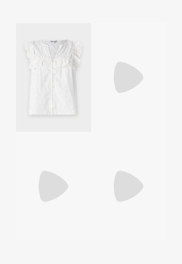 Bijela bluzica s volanima, kopčanjem sprijeda i izvezenim cvjetnim uzorcima s malim izrezima po cijelom materijalu.; Bijele hlače širokih nogavica napravljene od lagane tkanine. Imaju elastičan pojas s ušicom i bočne džepove. Glatka tekstura.; Bijela sandala na visokoj potpetici s debelim petom, s remenom i vezanjem oko gležnja. Glatka tekstura s platformom sprijeda za dodatnu visinu.; Smeđe skupe naočale s ovalnim lećama, tankim drškama i prozirnim akcentima. Ima suptilan logo na sljepoočnici. Elegantan, lagan dizajn.