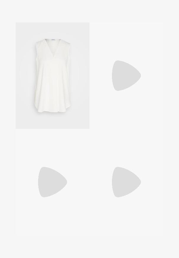 Top bianco senza maniche con scollatura a V, realizzato in tessuto morbido, caratterizzato da una vestibilità ampia e da una consistenza complessiva liscia. Design semplice senza motivi.; Pantaloni bianchi su misura con design a gamba dritta, dotati di chiusura a bottone, passanti per cintura e tasche laterali; tessuto morbido.; Ballerine slingback rosa pallido con punta affusolata, realizzate in un materiale simile alla pelle liscio. Presentano dettagli a taglio sui lati e un tacco piatto.; Borsa a mano in pelle bianca con un design strutturato, presente di un clasp magnetico e una tracolla, esposta su uno sfondo neutro.