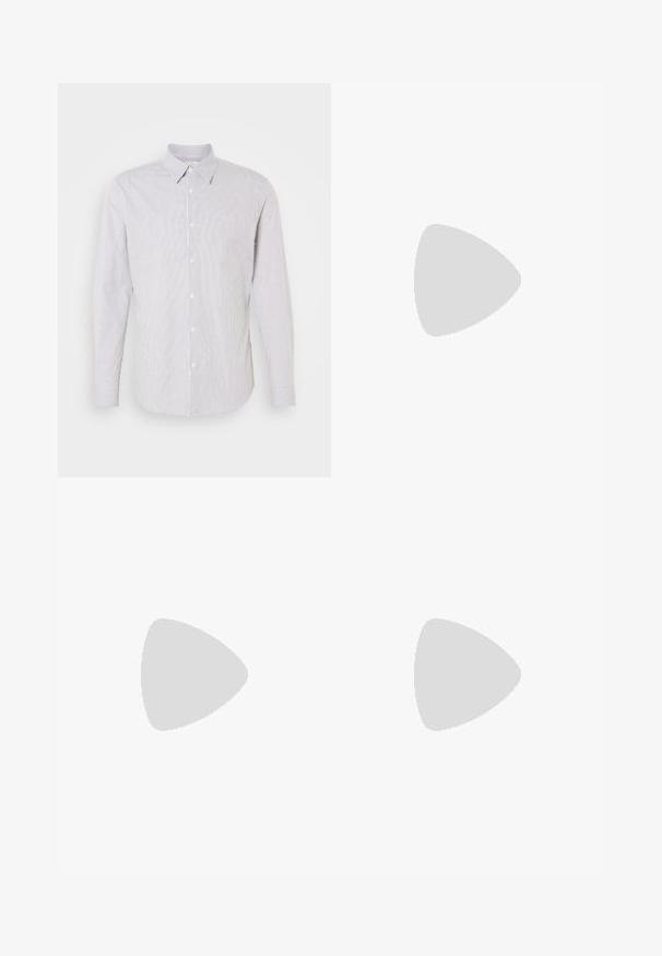 Srajca z dolgimi rokavi in ovratnikom v belem s ozkimi modrimi črtami, z gumbom spredaj in majhnim logotipom na prsih.; Črna kratkohlačasta majica s kratkimi rokavi, z belim logotipom "CALVIN KLEIN NEW YORK" na sredini prsnega dela, okrogel ovratnik in oznaka srednje velikosti znotraj ovratnika.; Črne hlače z gladko teksturo, z ravnim krojem, dvema sprednjima žepoma in zapiranjem na en gumb v pasu.; Calvin Klein HYBRID CUP - Čevlji brez vezalk - triple black