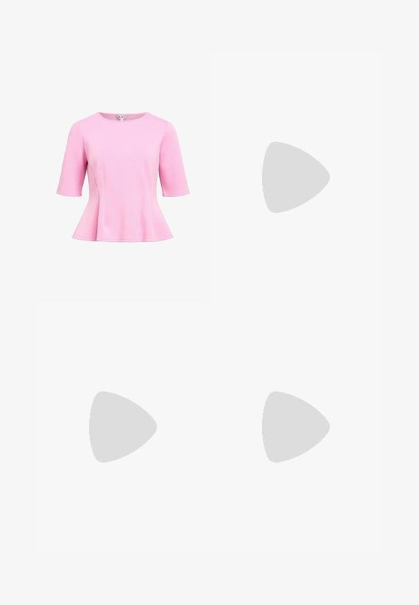 Rosa peplum topp i ett mjukt tyg med korta ärmar, rund halsringning och sömnadsdetalj vid midjan. Slät textur, avslappnad design.; Breda byxor i krämfärgad tyg med en mjuk yta, med en enda knapp fram, subtila veck och en hög midja design.; Vita remstrumpor med klackar och spetsig tå, en delikat ankelrem och detaljer i guldton. Slät textur och minimalistisk design.; Vit axelväska med en strukturerad yta, en centralt placerad spänneaccent och en rundad form. Dragkedjestängningar på båda sidor.