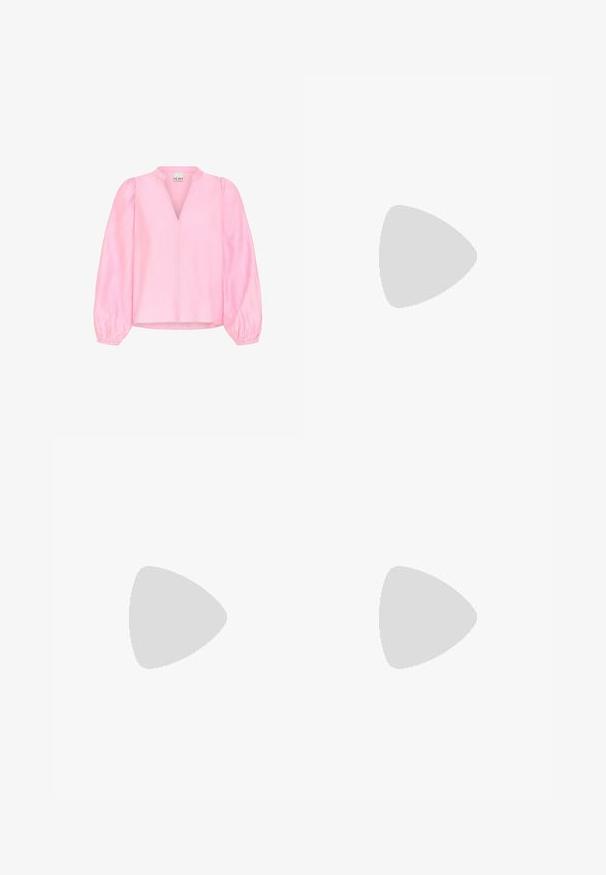 Rosa Bluse mit langen, puffigen Ärmeln und einem V-Ausschnitt. Aus leichtem Stoff mit glatter Textur und einem lockeren Schnitt gefertigt.; Braune, weit geschnittene Hosen aus glattem Stoff; mit Vorderfalten und einem regulären Bund. Minimalistisches Design ohne sichtbare Verschlüsse.; Schwarze Lackleder-Slingback-High Heels mit spitzem Schuh und einem geometrischen Blockabsatz. Verfügt über ein schlankes, minimalistisches Design und eine glatte Textur.; Braune Leder-Tote mit glatter Textur, offenem Oberteil und zwei Schulterriemen. Verfügt über minimale Nähte und keine sichtbaren Beschläge.