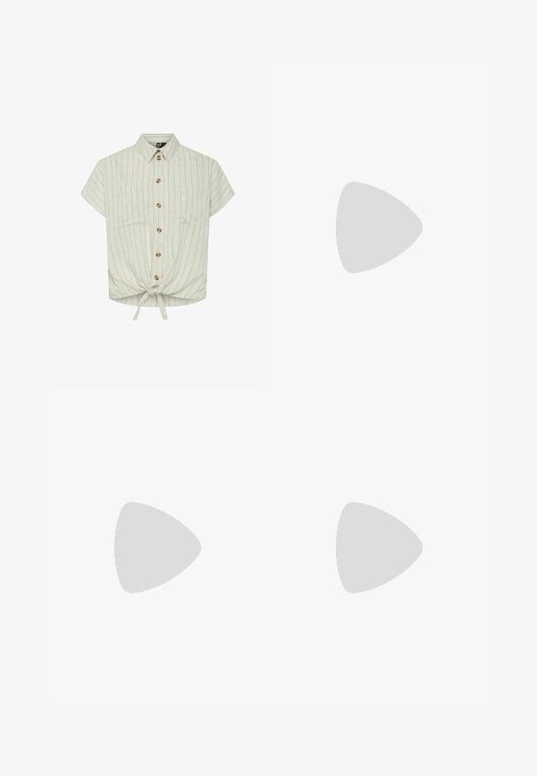 Blusa a maniche corte di un chiaro beige con righe verticali, colletto, chiusura con bottoni, due tasche sul petto e dettaglio con elastico sul fondo. Il materiale appare testurizzato.; Pantaloni larghi marroni realizzati in tessuto morbido, con vita elastica e cordoncino, e due tasche laterali.; Sneakers in suede marrone con strisce in pelle bianca, suola in gomma, punta rotonda e lacci. Presentano un logo sulla linguetta e dettagli perforati.; Borsa tote in pelle marrone con texture liscia, design con apertura superiore e due spallacci. Presenta cuciture minime e nessun hardware visibile.