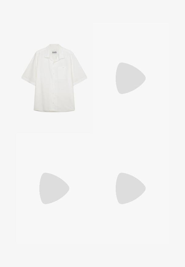 Kurzärmliges weißes Hemd aus glattem Stoff, mit einer Brusttasche und einem klassischen Kragen sowie einem geraden Saum.; Weißes T-Shirt mit kurzen Ärmeln und rotem Text "Studio Originals Edition" auf der linken Brust, präsentiert vor einem neutralen grauen Hintergrund.; Helle beigefarbene, lässig geschnittene Hose mit drei Taschen, Gürtelschlaufen und geradem Bein. Hergestellt aus einem weichen Baumwoll-Mix.; Beige Wildleder-Sneaker mit runder Zehenpartie, Schnürung und strukturiertem Rückenteil. Die weiße Gummisohle sorgt für einen Kontrast. Einfaches und modernes Design.