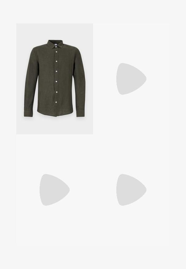 Tmavozelená košeľa s dlhým rukávom vyrobená z ľanu. Obsahuje zapínanie na gombíky s bledými gombíkmi a golier, ktorý dodáva štruktúrovaný vzhľad.; Tričko s krátkym rukávom a okrúhlym výstrihom vo svetlomodrej farbe z bavlny. Tkanina pôsobí jemne s hladkým povrchom a minimálnymi švovými detailmi.; Jack & Jones JPSTMARCO FURY - Nohavice chinos - atmosphere; Čierne kožené mokasíny s hladkým povrchom, zaoblenou špičkou a dekoratívnym prešívaním na prednej časti. Nízky kokteilový opätok a jemný lesk.