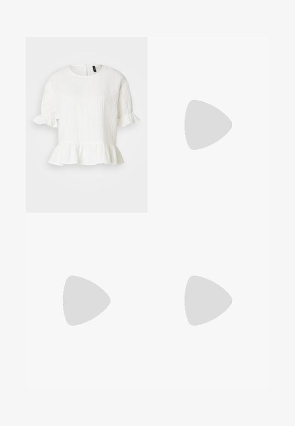 Bluză albă cu volane, mâneci scurte, material texturat, decolteu rotund și tiv tip peplum. Închidere cu buton la spate.; Even&Odd Petite Pantaloni - light blue; Pantof de piele neagră cu toc înalt, cu vârful ascuțit, design curbat și toc subțire de 5 cm. Textură netedă, cu minimalizarea ornamentelor.; Cercei din argint în formă de cerc, cu un charm în formă de stea, având un rhinestone central; include o a doua pereche de cercei simpli din argint.