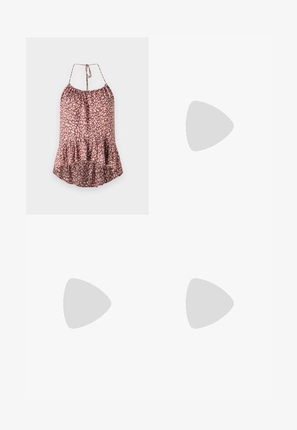 Camisole à imprimé léopard en mauve et crème, avec un ourlet évasé, des bretelles à nouer ajustables et un tissu texturé et léger.; Pantalon de survêtement rose avec une taille élastique, présentant des patches décoratifs en forme de diamant sur le côté gauche et des poignets élastiques aux chevilles.; Ballerines en cuir noir avec un bout rond, texture lisse, détails de couture minimalistes et design de semelle flexible.; Sac seau en cuir noir avec une finition texturée, accents en matériel doré et une ouverture en haut. Il dispose d'une courte poignée et d'une sangle d'épaule réglable.
