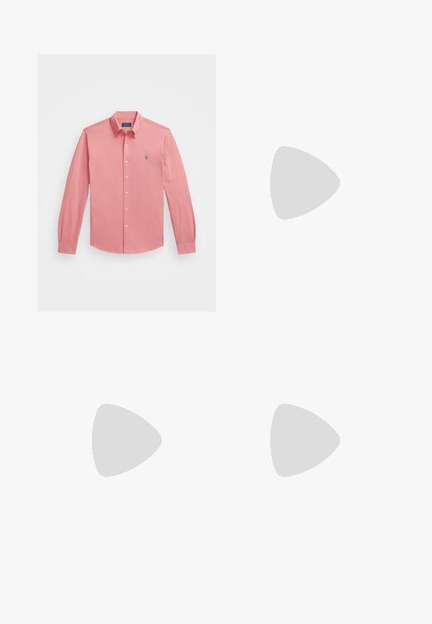 Chemise boutonnée rose clair à manches longues en coton avec un col pointu, arborant un petit logo bleu sur la poitrine gauche.; Polo blanc en coton, avec un motif répété de chiens bleus et un petit logo bleu sur la poitrine. Manches courtes et col.; Pantalon en coton blanc avec une coupe droite, des taches visibles et une fermeture à bouton. Comprend des poches avant et une étiquette à la taille.; Baskets de sport blanches avec des accents en suède gris, tige en mesh, onglet de talon bleu et semelle extérieure en caoutchouc noir. Comprend un système de laçage et un logo.