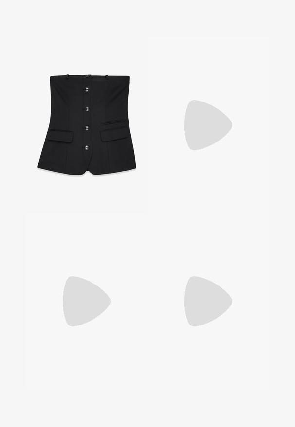 Mustakuvioinen korsetti, jossa on sileä pinta, seitsemän etupainiketta, kaksi läppätaskua ja säädettävät hihnat.; Tummansininen farkkuhame, jossa on istuva vyötärö, etupockets ja metallinappikiinnitys. Sujuva pinta ja klassinen leikkaus.; Vaaleanbeige juoksukengät, joissa on oransseja yksityiskohtia. Suunniteltu tekstuurilla varustetulla yläosalla, mustalla pohjalla ja integroiduilla nauhoilla. Varustettu GORE-TEX -merkinnällä.; Mustan kudotun olkalaukun, jossa on sileä nahkahihna ja vetoketjukiinnitys. Mahdollistaa teksturoituneen pinnan ja kaarevan muodon.