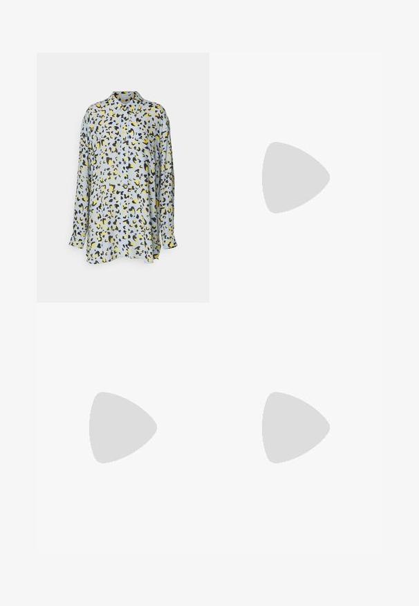Chemise bleu clair à boutons avec imprimé léopard noir et jaune, dotée d'un col classique et de manches longues. Tissu ample avec une texture lisse.; Pantalons beiges ajustés à coupe droite, avec des plis à l'avant, une texture lisse et une taille mi-haute. Pas de poches visibles.; Stuart Weitzman NUDIST BLOCK 75 - Sandales classiques / Spartiates - white; Sac à main en cuir marron avec des motifs de cercles découpés, des poignées supérieures, une bandoulière détachable, des finitions en or, et une petite étiquette décorative.