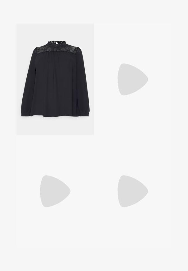 ONLY Carmakoma CARNEWCAT - Blúz - black; Sötétkék, széles lábú farmernadrág, sima tapintással, öt zsebbel és kontrasztos varrással. Elöl gombbal és cipzárral záródik.; Fekete pántos szandál négyzetes orral és alacsony blokk sarkal. Több vékony pánttal és állítható boka pánttal rendelkezik. Sima bőrből készült.; Fekete bőr keresztpántos táska, sima textúrával, téglalap alakú és fém lánc részlettel az elején. Állítható pánttal ellátva.
