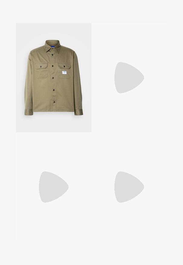 Olivenfarvet skjorte med knapper, lavet af glat stof, med to brystlommer, sorte knapper og et blå- og hvidt mærke.; Hvid bomulds T-shirt med rund hals, korte ærmer og et subtilt præget logo på brystet. Indvendigt mærke har en orange detalje.; Sorte slim-fit joggingbukser med hvid snor, elastisk talje med hvide striber og lille hvidt logo på den øverste lår.; Hvide sportssko lavet af mesh og ruskind, med en struktureret mellemsål, strukturerede detaljer og "HUGO"-logoet på siden.