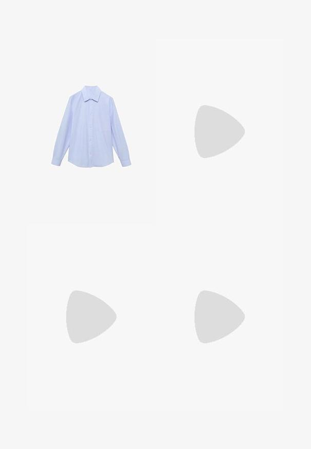 Camicia a maniche lunghe di colore blu chiaro con strisce verticali bianche, dotata di colletto classico e un'unica tasca sul petto.; Pantaloni dritti color beige chiaro realizzati in tessuto morbido, con vita alta, pieghe frontali, chiusura a pulsante e tasche laterali.; Scarpe in suede marrone con suola in gomma bianca, design allacciato, occhielli in metallo e cuciture a contrasto lungo i bordi.; Occhiali da sole neri con forma rettangolare, lenti scure, dettagli in argento alle tempie e finitura opaca sulla montatura.; Borsa in tela color beige, con due manici robusti. Forma rettangolare con una superficie liscia e senza decorazioni visibili.