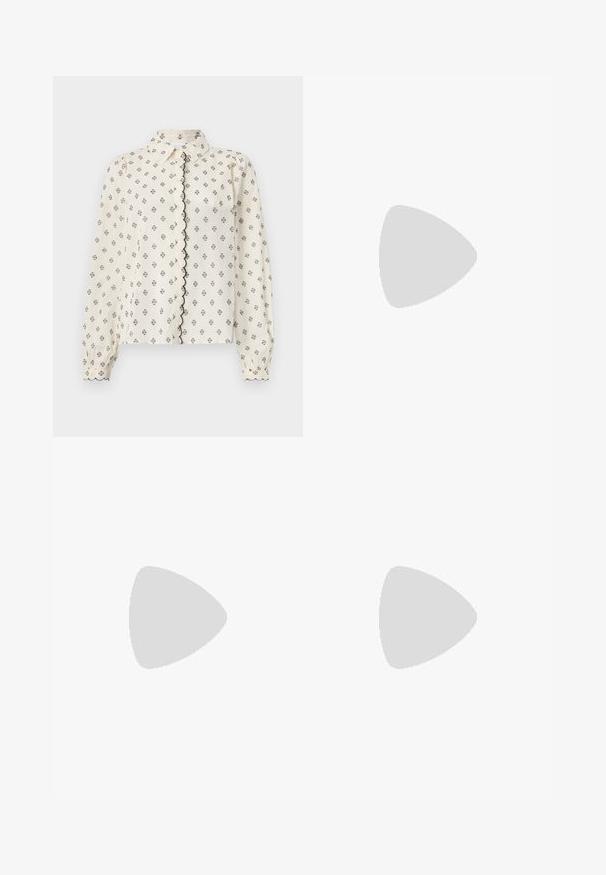 Vit skjorta med knappar och svart blommönster, scallopade kanter och långa ärmar. Tillverkad av lättviktsmaterial. Standardkrage och frambutom.; Ljusblå denimbyxor med vida ben och bälte i midjan, två framfickor och en slät textur. Har en minimalistisk design och rena linjer.; Svarta läderloafers med platt klack, med en dekorativ detalj i guld framtill och en mjuk textur.; Svart läder tote-väska med två långa handtag, en slät yta och en strukturerad form. Har en framficka för extra förvaring.