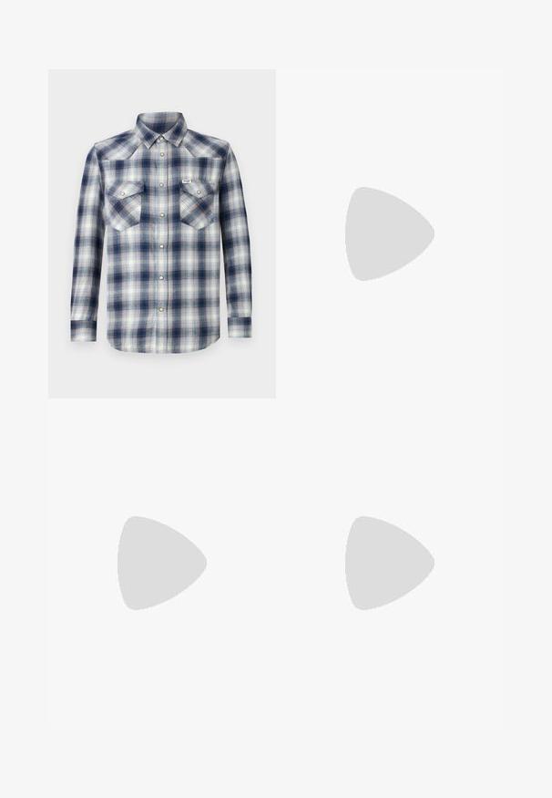 Camisa de cuadros de manga larga con un patrón de cuadros azul y blanco, dos bolsillos en el pecho y cierre frontal abotonado con acentos de hardware plateado.; Pantalones cortos negros de tejido texturizado con corte recto, que cuentan con un lazo para cinturón y un mosquetón metálico como detalle decorativo.; Zapato negro de cuero con cordones, punta redonda, suela de goma gruesa y costuras decorativas en la parte superior. Material texturizado y diseño robusto.; Levi's® PAISLEY BANDANA UNISEX - Fular - regular black