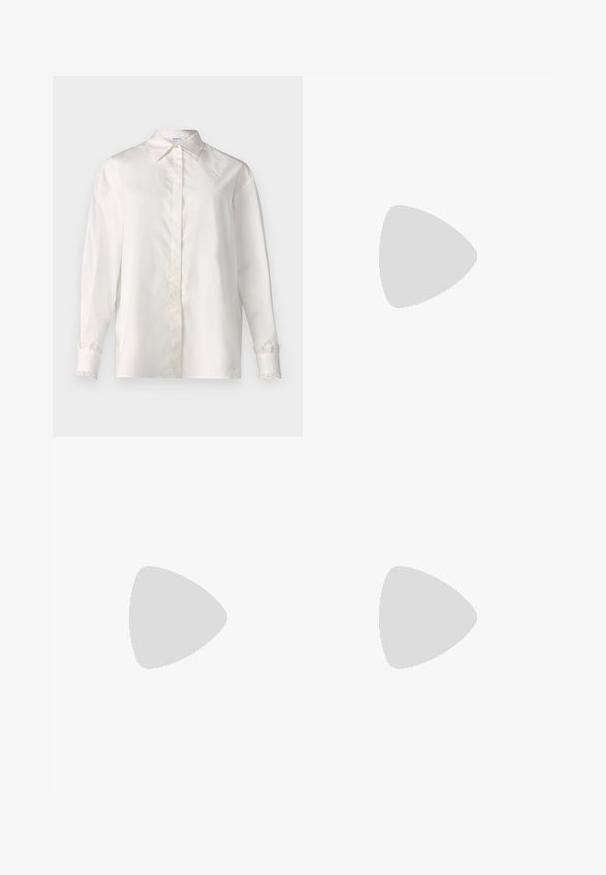 Marella ABADAN - Blouse - bianco; Black pinstriped trousers with a tailored fit, featuring a cuffed hem and front pleats. Made of smooth fabric with a structured design.; Gray and white low-top sneaker with laces, "W" design on side, and a white sole branded "Weekend Max Mara" on the heel.; Brown textured leather crossbody bag with gold chain strap and flap closure. Front features logo detail and a pocket under the flap.