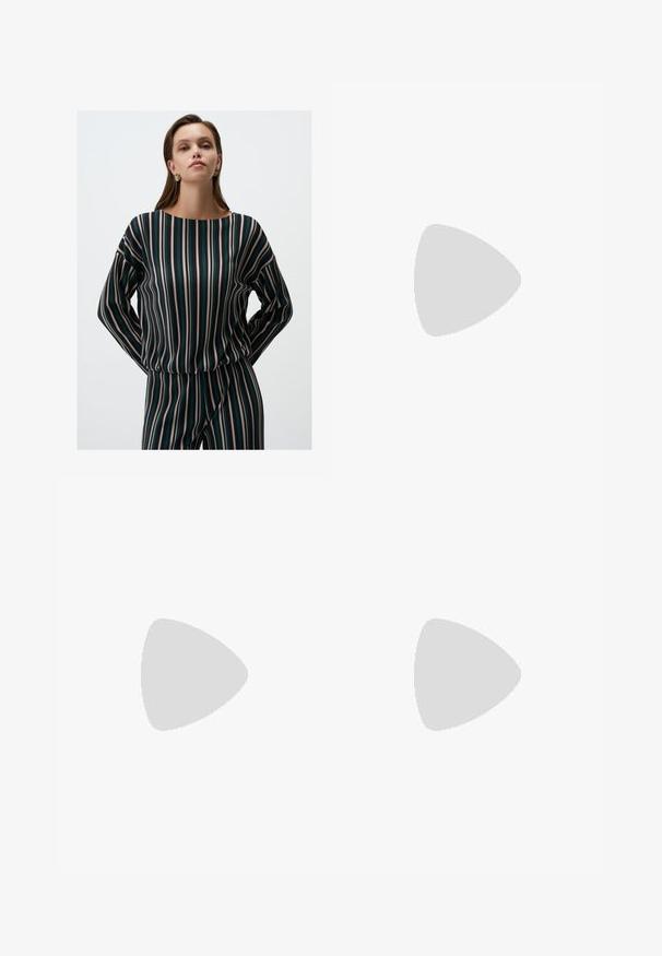 Blusa a righe in verde scuro, beige e turchese. Presenta maniche lunghe e un ampia scollatura. Tessuto liscio e leggero con righe verticali.; Jeans a gamba larga marroni in denim, con vita alta, tasche anteriori e chiusura a bottone classica. Tessuto liscio con cuciture sottili.; Sneaker marrone e bordeaux realizzato in materiali scamosciati e in rete, caratterizzato da tre strisce color crema, tessuto testurizzato sulla linguetta e suola in gomma.; Borsa a tracolla in pelle marrone con superficie texturizzata, una singola tracolla e un logo sottile sul davanti. Presenta un design strutturato.