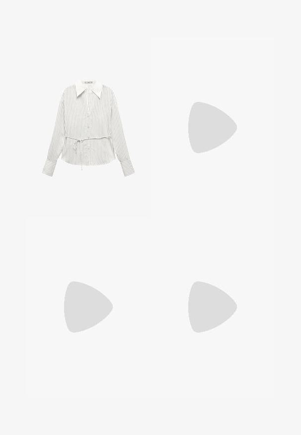 Mango RAYU - Košilová halenka  - off-white; Džínové kalhoty s širokými nohavicemi ve středně modré barvě, s dvěma zadními kapsami, kovovým zapínáním na knoflík a kontrastními švy.; Hnědé kožené sandály s nastavitelným sponou, otevřenou špičkou, polstrovanou stélkou a gumovou podrážkou. Jednoduchý design s detailním logem na boku.; Hnědá kožená taška se sbíraným vrškem a řetízkovým popruhem. Hladký povrch s lesklým finišem a jemným švem na bocích.
