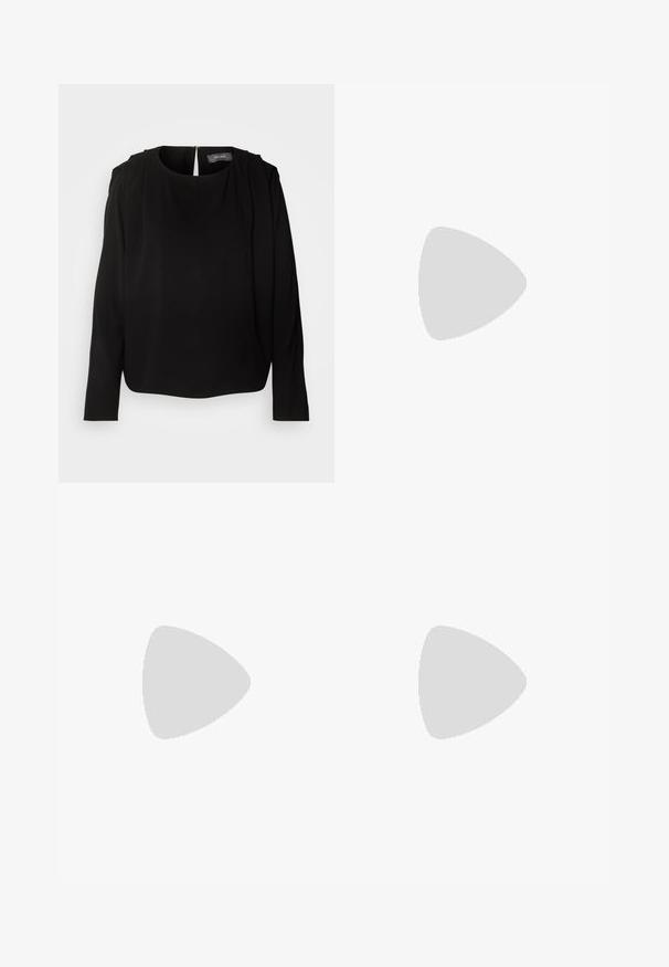 Blusa nera con maniche lunghe, colletto rotondo e dettagli plissettati sulle spalle. Presenta una zip nascosta sul retro e un tessuto morbido e liscio.; Pantaloni larghi marroni realizzati in tessuto leggero. Caratterizzati da un davanti piatto, passanti per la cintura e una silhouette sartoriale con taglio alla caviglia.; Sandali con tacco in suede nero, con una sottile fascia alla caviglia, design open toe e un discreto tacco a blocco. Texture liscia e decorazioni minime.; Borsa a spalla in pelle nera con una texture liscia, forma curva, tracolla regolabile e chiusura con zip. Design minimalista senza ornamenti.
