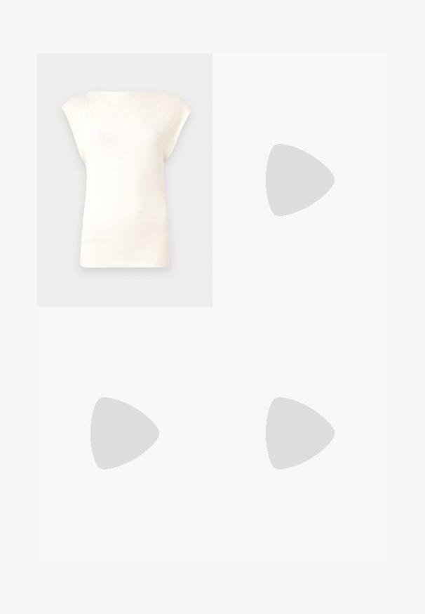 Philosophy di Lorenzo Serafini Blusa - off white; Falda negra a la altura de la rodilla, hecha de un tejido suave, con una cinturilla fruncida y una silueta fluida. Sin patrones ni acentos visibles.; Bailarinas con un cuerpo de cuero beige y una puntera de charol negro brillante. Presentan un pequeño lazo detallado en la parte delantera. Suela plana.; Gafas de sol rectangulares negras con lentes oscuros, con un diseño geométrico dorado en los laterales. Montura de plástico suave y acabado brillante.; Tory Burch PETITE LEE RADZIWILL BAG - Bolso de mano - light camel