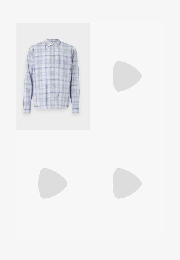 Langslippige knoopshirt in lichtblauw met wit geruit patroon. Heeft een klassieke kraag en zacht, textuurstof.; Witte katoenen t-shirt met korte mouwen, ronde hals en een relaxed fit. Gladde textuur zonder zichtbare patronen of accenten.; Witte linnen broeken met een elastische tailleband met koord, een wijd been ontwerp en schone naden. Glad textuur met een casual pasvorm.; Witte sneaker met geperforeerd design met drie strepen, gestructureerde accenten, een rubberen zool en het "CAMPUS" logo in het goud aan de zijkant.; Metalen zonnebril met ovale groene lenzen. Dunne zilveren metalen rand en zwarte oorstoppers. Minimalistisch ontwerp, zonder zichtbare logo's.